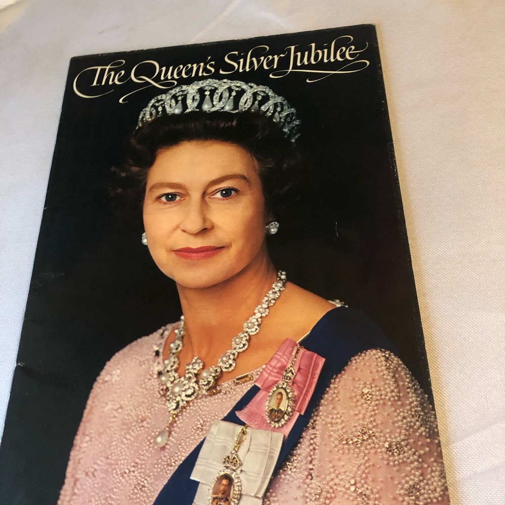 The 1977 Queen's Silver Jubilee Coffee Table Book- 17A $20 or $15 w/offer